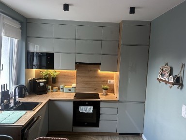 Sprzedam mieszkanie po generalnym remoncie na parterze w centrum