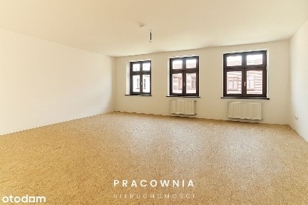 Przestronny lokal w samym centrum miasta!