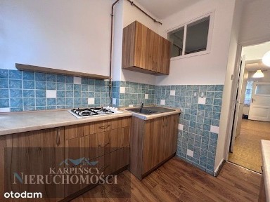 Przytulna kawalerka na parterze.