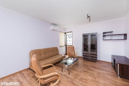 Lea, apartamentowiec, miejsce postojowe