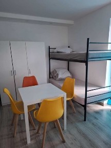 Wynajmę wyremontowany dom dla firmy z dobrym dojazdem do Orlenu