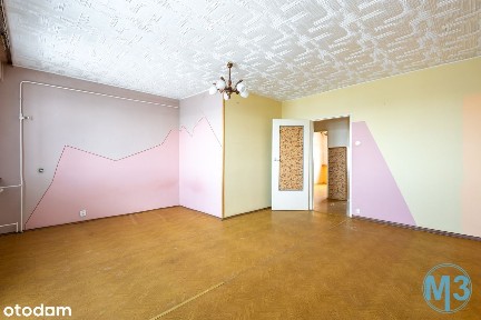 Trzy pokoje w centrum - bez udawania luksusu, za to z potencjałem