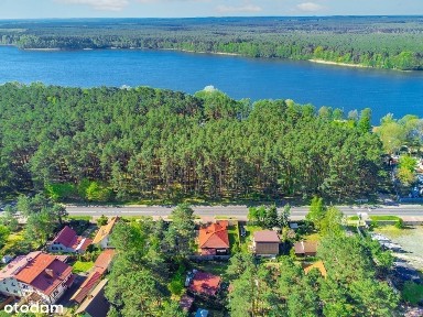 Dom wolnostojący nad jeziorem
