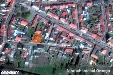 Budynek z poddaszem użytkowym w centrum miasta