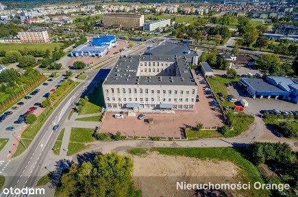 Na sprzedaż budynek biurowy przy Dk8