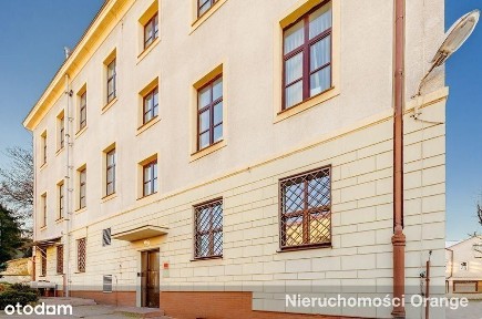 Budynek biurowy w ścisłym centrum miasta