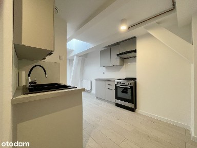 2 pokoje/ Poddasze/kamienica/ Parkowa