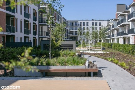 Duża Loggia i widna kuchnia, Klucze w kwietniu