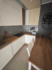 3 Pokoje, parking EV, pralnia, garderoba. Siłownia, sala zabaw.