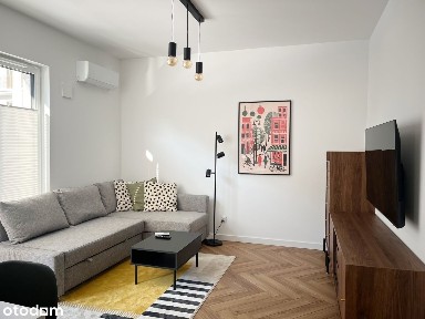 Nowoczesna kawalerka z klimatyzacją i dużym balkonem - Bulwary Praskie