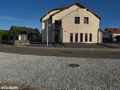 Apartament ogrodzony z ogródkiem i miejscem parkingowym 111 m2