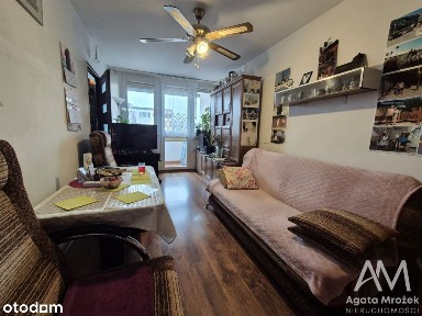 Przytulna kawalerka z osobną jasną kuchnią,balkon