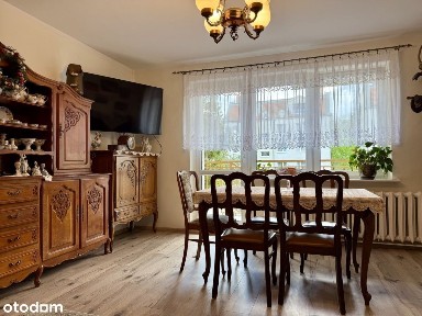 Mieszkanie z ogrodem, Miejscem Postojowym, Piwnicą