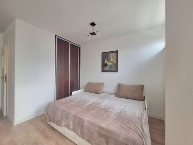 Hala Mirowska/ Metro Rondo ONZ, ul. Jana Pawła 26, kawalerka