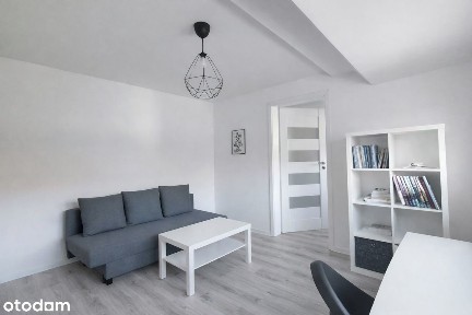 1-pokój i bardzo duża kuchnia