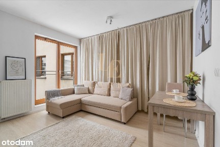 Przestronna Kawalerka z Oddzielną Kuchnią | KW