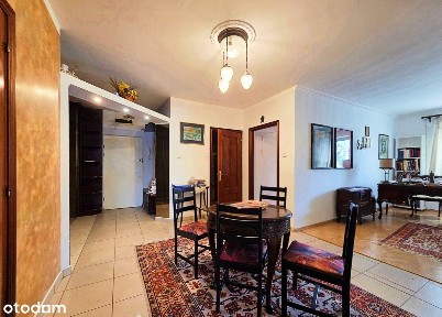 Nowoczesny budynek - siłownia, sauna, m. postojowe