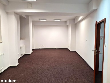 Przestronne biuro przy Deptaku w odrestaurowanej kamienicy z windą !