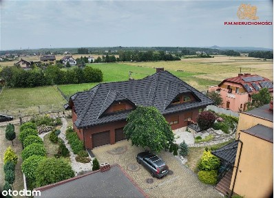 Imponująca willa w Książenicach !