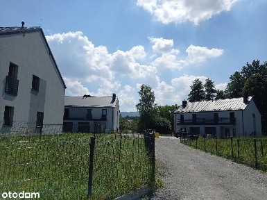 Dom z ogrodem i garażem (bez prowizji)