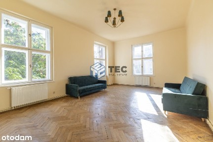 Zadbana kamienica, Park Krakowski, Piasek