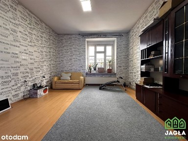 3 pokoje na parterze kamienicy z pięknym patio