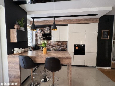 Słoneczne przytulne mieszkanie wykończone wysokiej jakości materiałami