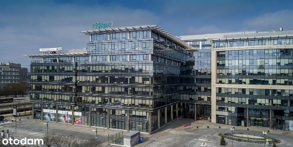 Duże biuro w kompleksie biznesowym