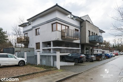 Budynek biurowy oraz działka | Bronowice