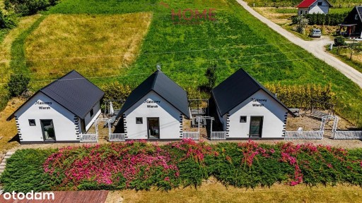 Dom z trzema domkami letniskowymi - Paszowa