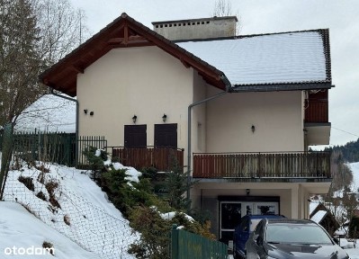 Dom z sześcioma apartamentami