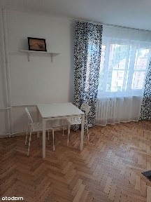 Przestronna kawalerka na Pereca