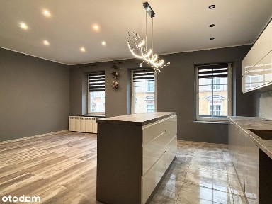 Przestronne mieszkanie w sąsiedztwie Rynku.