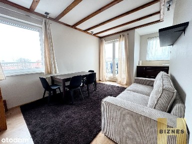 Cztery komfortowe pokoje na Partynicach! Parking!