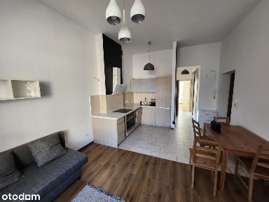 Dwupokojowe mieszkanie z balkonem w Śródmieściu