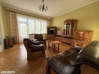 Przestronne mieszkanie w kamienicy w centrummiasta