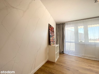 Cztery pokojowe mieszkanie po generalnym remoncie