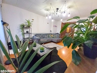 Dwupokojowe mieszkanie, IV piętro, kamienica 64m2