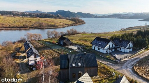 Dom z widokiem na J. Czorsztyńskie i dwa zamki