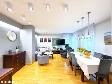 Mieszkanie z Garażem, Balkonem, Tarasem i Kom.Lok