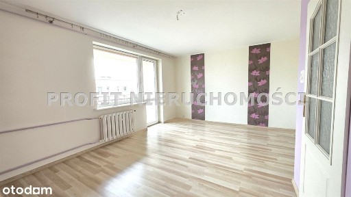 Przestronne, środkowe mieszkanie z balkonem