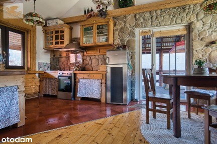 Dom w góralskim stylu z częścią usługową i widokiem na Babią Górę