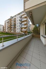 Pokój + Gabinet/Garderoba. Taras. Garaż.