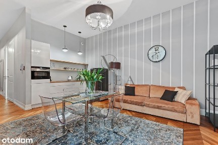 Apartament w pięknej kamienicy przy Noakowskiego