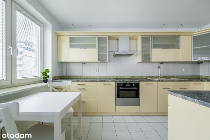 Jasne i przestronne mieszkanie na Kabatach