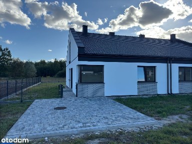Bliźniak CEGIELNIA PSUCKA III - ogród graniczy z lasem