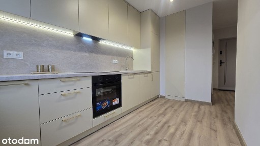 Komfortowe M-3 po remoncie, dwie windy, balkon z widokiem