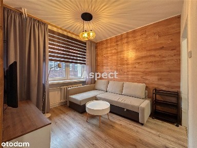 Słoneczna w pełni umeblowana kawalerka w Centrum