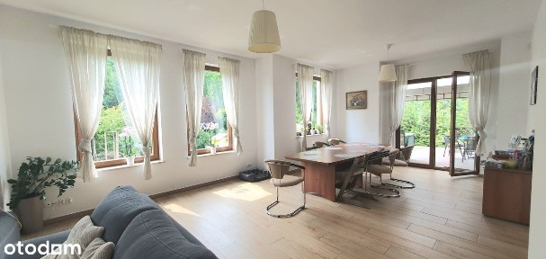 Willa z dużym ogrodem w otulinie lasu