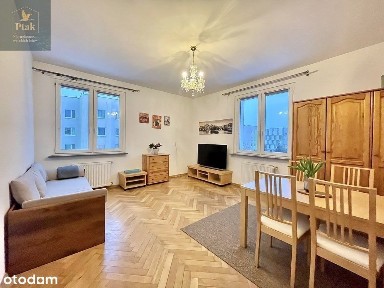 Dwa duże pokoje z odrębną kuchnią